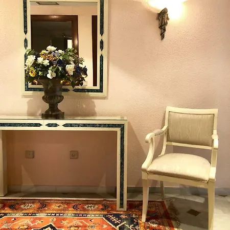 Riyadh House * ماربيا