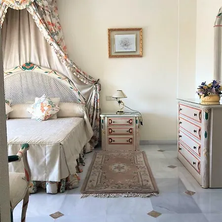 Riyadh House ماربيا