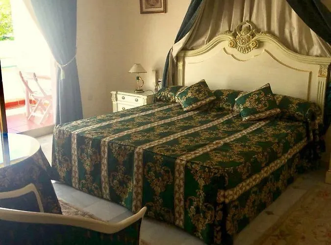 Riyadh House Appartamento Marbella