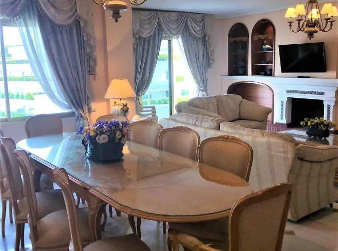 Riyadh House Appartamento Marbella