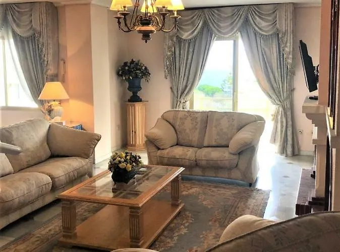 Riyadh House Appartamento Marbella